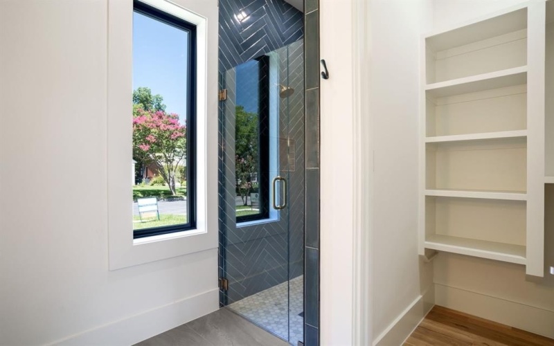 5836 Kenwood Avenue, Dallas, TX 75206, 5 Bedrooms Bedrooms, ,5 BathroomsBathrooms,Residential,For Sale,5836 Kenwood Avenue,21013386