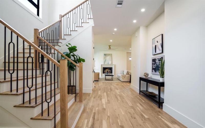 5836 Kenwood Avenue, Dallas, TX 75206, 5 Bedrooms Bedrooms, ,5 BathroomsBathrooms,Residential,For Sale,5836 Kenwood Avenue,21013386