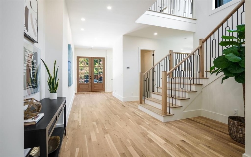 5836 Kenwood Avenue, Dallas, TX 75206, 5 Bedrooms Bedrooms, ,5 BathroomsBathrooms,Residential,For Sale,5836 Kenwood Avenue,21013386