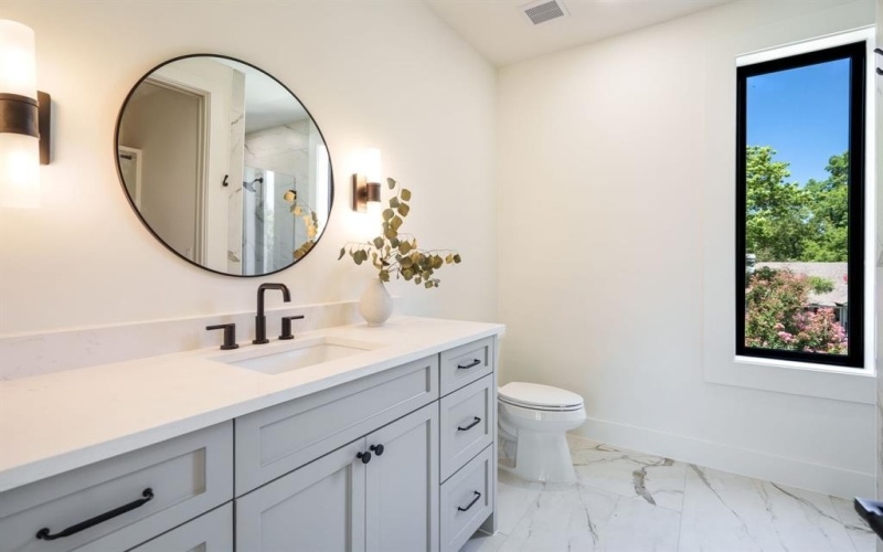 5836 Kenwood Avenue, Dallas, TX 75206, 5 Bedrooms Bedrooms, ,5 BathroomsBathrooms,Residential,For Sale,5836 Kenwood Avenue,21013386
