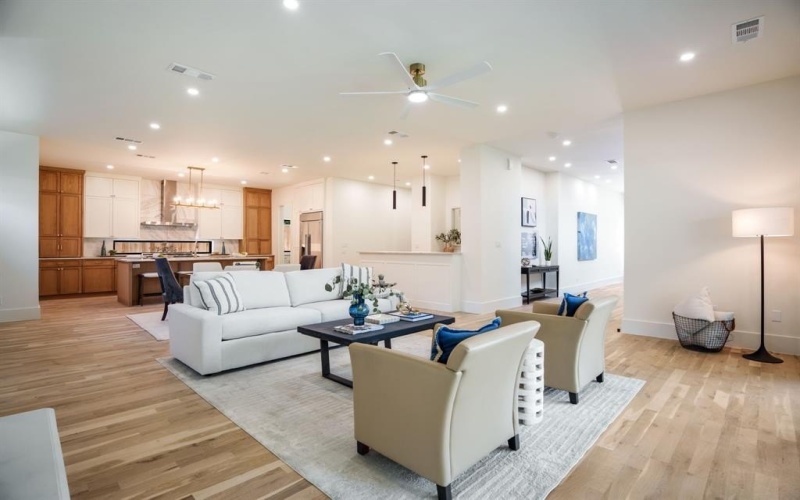 5836 Kenwood Avenue, Dallas, TX 75206, 5 Bedrooms Bedrooms, ,5 BathroomsBathrooms,Residential,For Sale,5836 Kenwood Avenue,21013386
