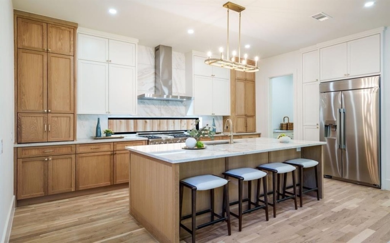 5836 Kenwood Avenue, Dallas, TX 75206, 5 Bedrooms Bedrooms, ,5 BathroomsBathrooms,Residential,For Sale,5836 Kenwood Avenue,21013386