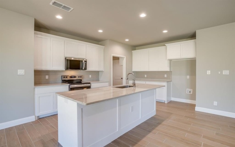 320 Cherry Point Drive, Palmer, TX 75152, 3 Bedrooms Bedrooms, ,2 BathroomsBathrooms,Residential,For Sale,320 Cherry Point Drive,21013434