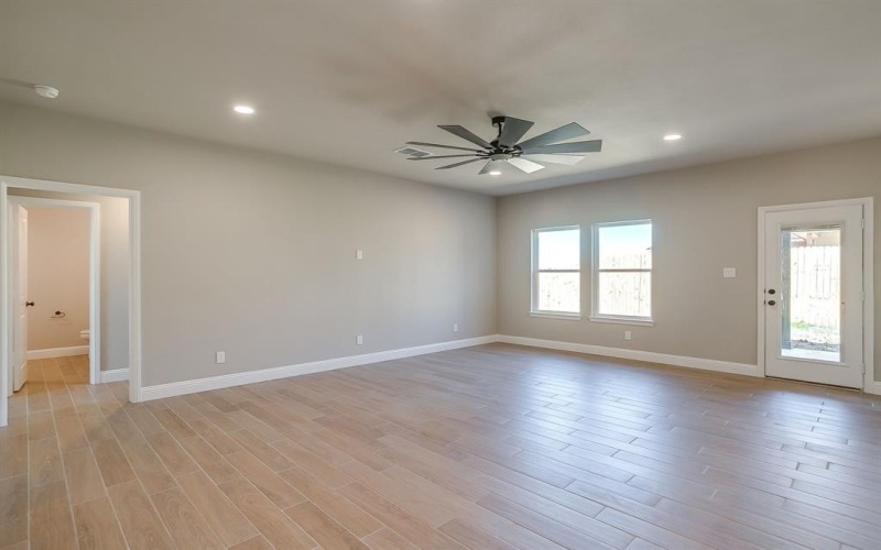 320 Cherry Point Drive, Palmer, TX 75152, 3 Bedrooms Bedrooms, ,2 BathroomsBathrooms,Residential,For Sale,320 Cherry Point Drive,21013434