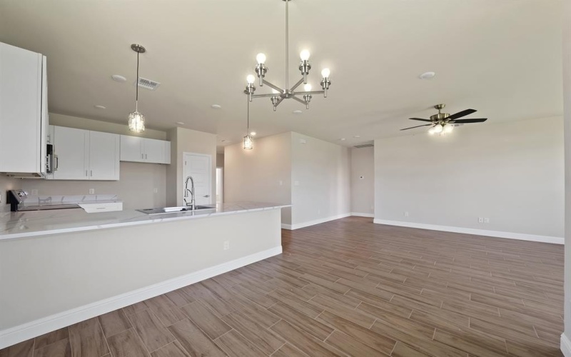 2528 Deer Trail, Granbury, TX 76048, 3 Bedrooms Bedrooms, ,2 BathroomsBathrooms,Residential,For Sale,2528 Deer Trail,21013508