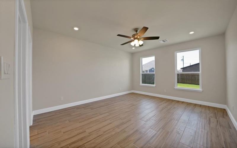 2528 Deer Trail, Granbury, TX 76048, 3 Bedrooms Bedrooms, ,2 BathroomsBathrooms,Residential,For Sale,2528 Deer Trail,21013508