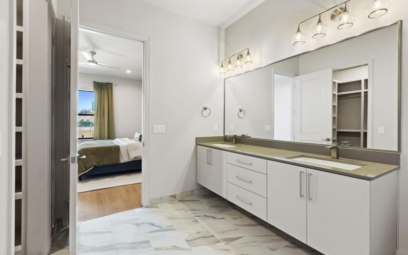 1900 S Ervay Street #312, Dallas, TX 75215, 2 Bedrooms Bedrooms, ,2 BathroomsBathrooms,Residential,For Sale,1900 S Ervay Street,0,21013549