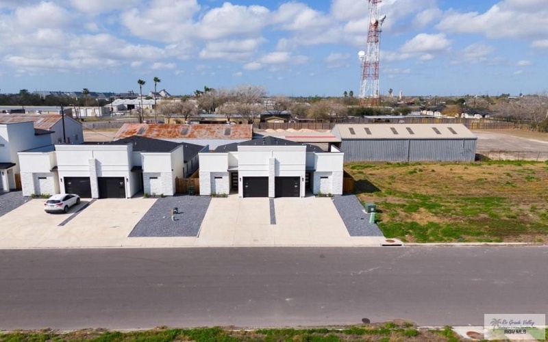 2101 NEW COMBES RD, HARLINGEN, TX 78550, ,Residential Multi Family,For Sale,2101 NEW COMBES RD,29762661