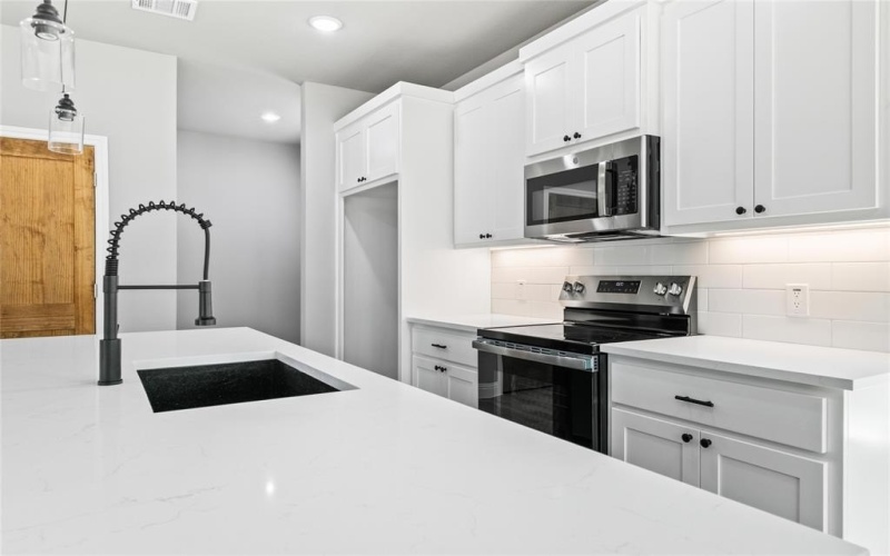 807 Arrowhead Drive, Granbury, TX 76137, 3 Habitaciones Habitaciones , ,2 BañosBaños,Residential,En Venta,807 Arrowhead Drive,21012680