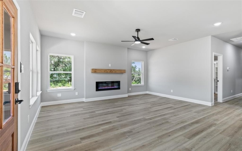 807 Arrowhead Drive, Granbury, TX 76137, 3 Habitaciones Habitaciones , ,2 BañosBaños,Residential,En Venta,807 Arrowhead Drive,21012680