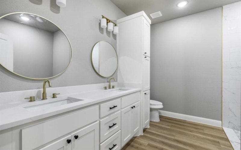 807 Arrowhead Drive, Granbury, TX 76137, 3 Habitaciones Habitaciones , ,2 BañosBaños,Residential,En Venta,807 Arrowhead Drive,21012680