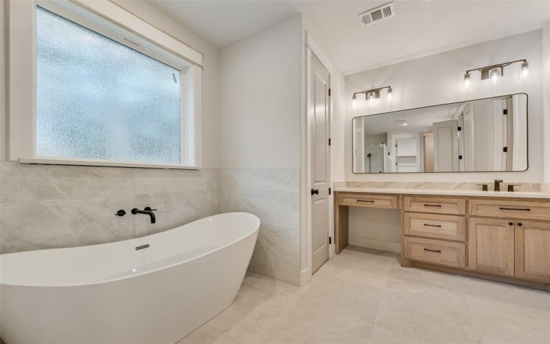 900 Red Oak Creek Drive, Ovilla, TX 75154, 5 Bedrooms Bedrooms, ,2 BathroomsBathrooms,Residential,For Sale,900 Red Oak Creek Drive,21012900