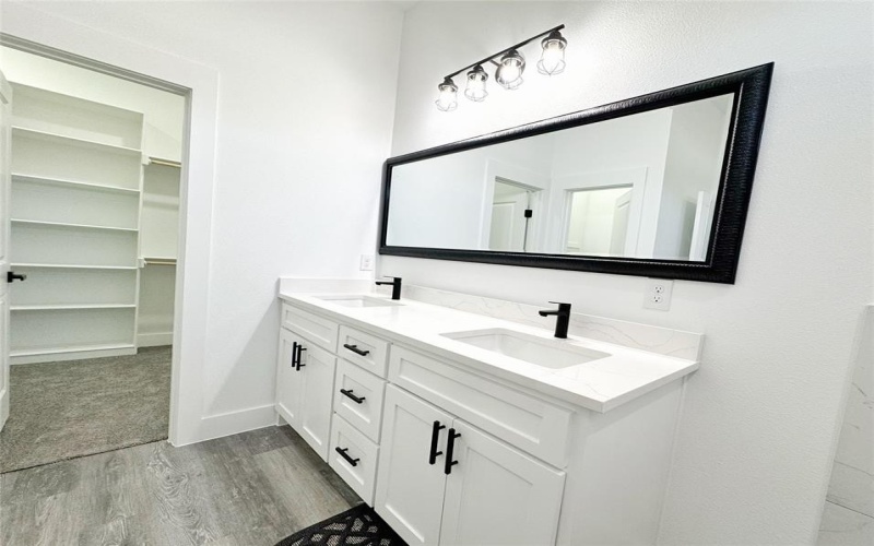 3210 Houston Street, Greenville, TX 75401, 4 Bedrooms Bedrooms, ,2 BathroomsBathrooms,Residential,For Sale,3210 Houston Street,21013644