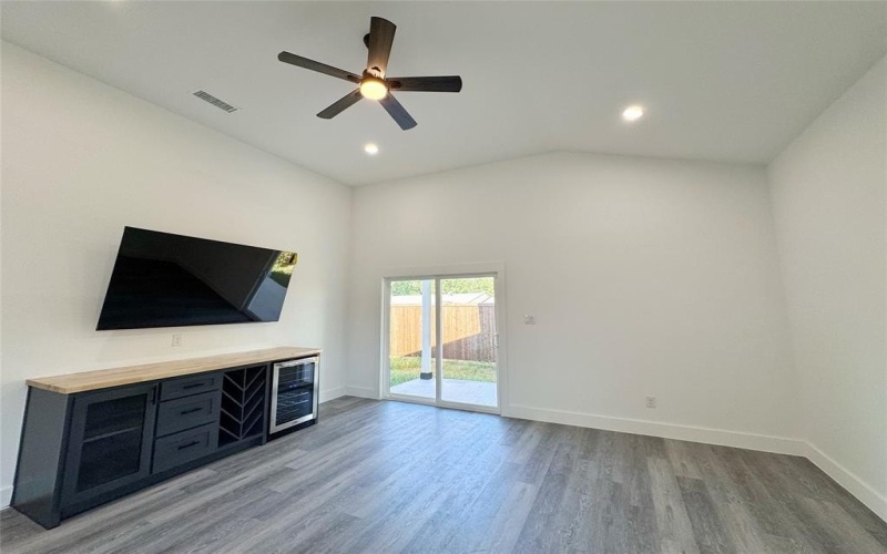 3210 Houston Street, Greenville, TX 75401, 4 Bedrooms Bedrooms, ,2 BathroomsBathrooms,Residential,For Sale,3210 Houston Street,21013644