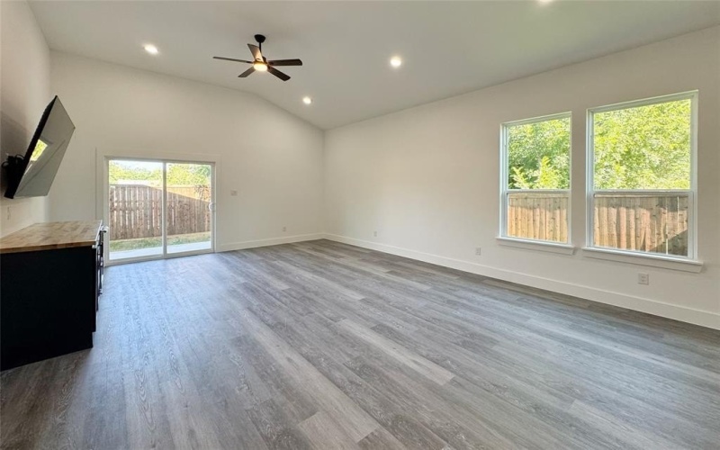 3210 Houston Street, Greenville, TX 75401, 4 Bedrooms Bedrooms, ,2 BathroomsBathrooms,Residential,For Sale,3210 Houston Street,21013644