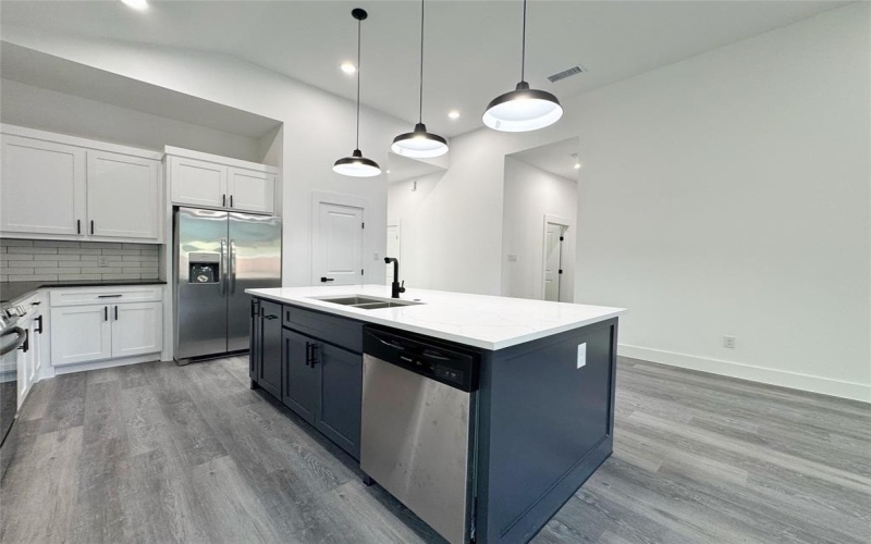 3210 Houston Street, Greenville, TX 75401, 4 Bedrooms Bedrooms, ,2 BathroomsBathrooms,Residential,For Sale,3210 Houston Street,21013644