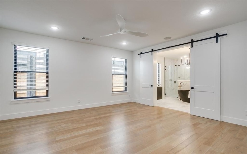 3914 W 5th Street, Fort Worth, TX 76107, 4 Bedrooms Bedrooms, ,3 BathroomsBathrooms,Residential,For Sale,3914 W 5th Street,21013717