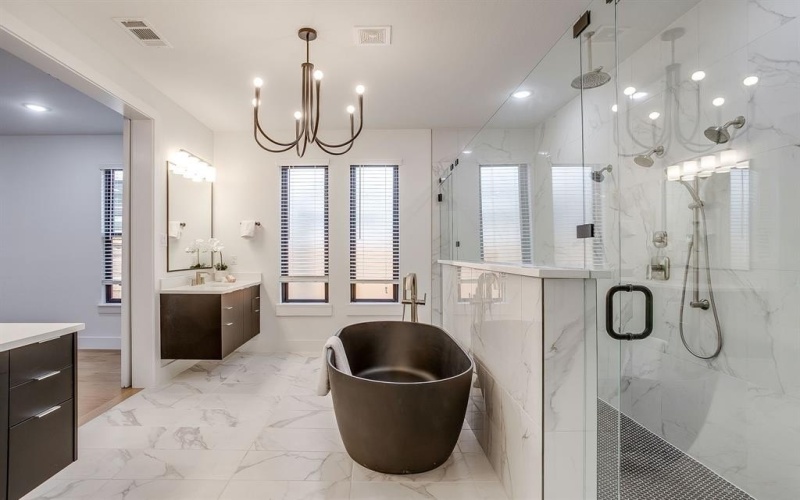3914 W 5th Street, Fort Worth, TX 76107, 4 Bedrooms Bedrooms, ,3 BathroomsBathrooms,Residential,For Sale,3914 W 5th Street,21013717