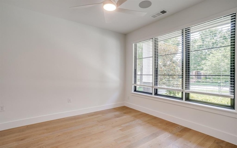 3914 W 5th Street, Fort Worth, TX 76107, 4 Bedrooms Bedrooms, ,3 BathroomsBathrooms,Residential,For Sale,3914 W 5th Street,21013717