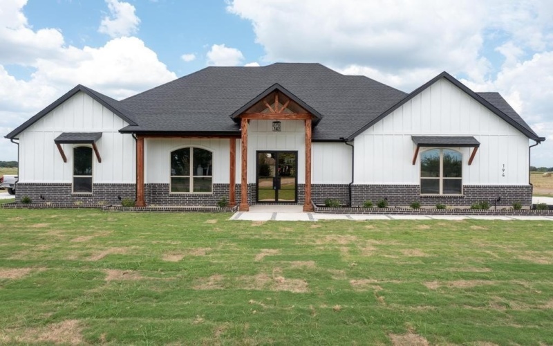 194 VZ County Road 3910, Wills Point, TX 75169, 4 Habitaciones Habitaciones , ,3 BañosBaños,Residential,En Venta,194 VZ County Road 3910,21013833