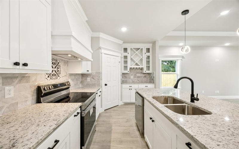 1209 S. Rockwall Ave., Terrell, TX 75160, 4 Habitaciones Habitaciones , ,2 BañosBaños,Residential,En Venta,1209 S. Rockwall Ave.,21013947
