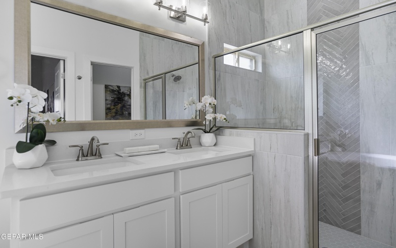1124 Bronze Hill Avenue, Santa Teresa, NM 88008, 5 Bedrooms Bedrooms, ,3 BathroomsBathrooms,Residential,For Sale,1124 Bronze Hill Avenue,927171