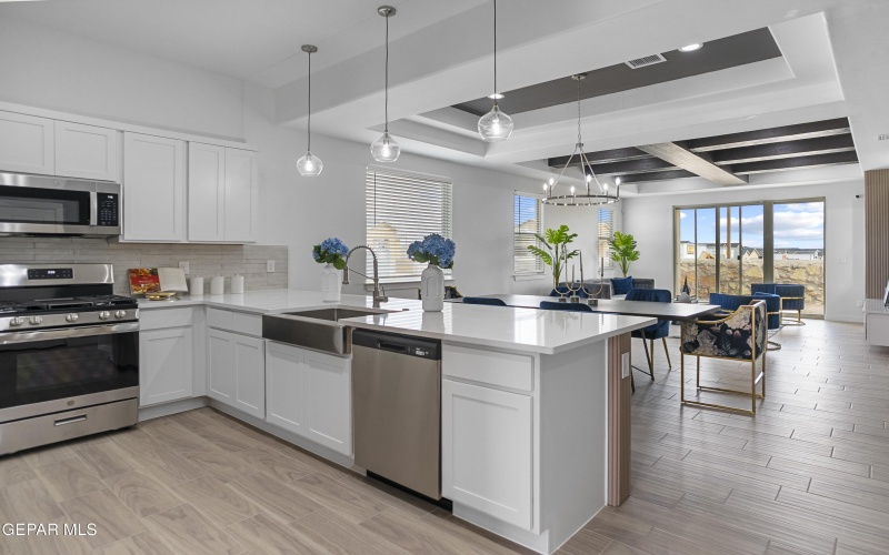 1124 Bronze Hill Avenue, Santa Teresa, NM 88008, 5 Bedrooms Bedrooms, ,3 BathroomsBathrooms,Residential,For Sale,1124 Bronze Hill Avenue,927171