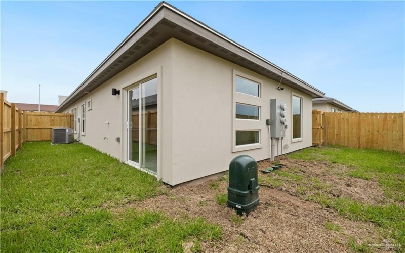 1806 W Violet Drive, Pharr, TX 78577, ,Residential Multi Family,For Sale,1806 W Violet Drive,476916