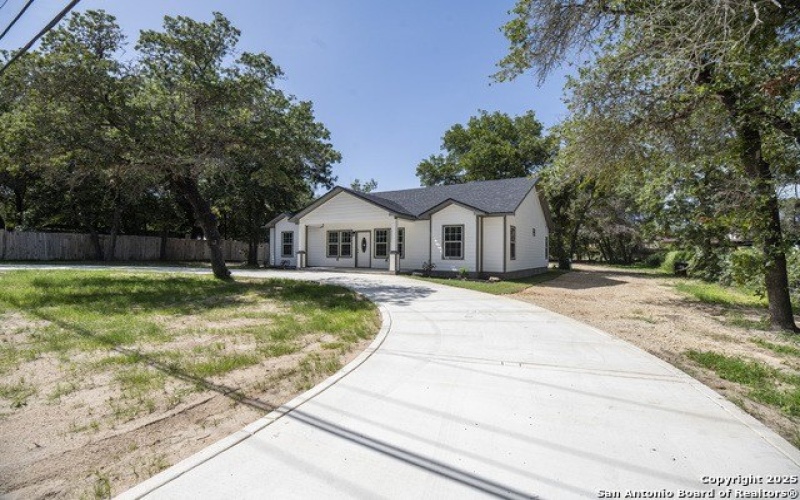 3811 Waterwood Pass, Elmendorf, TX 78112, 3 Bedrooms Bedrooms, ,2 BathroomsBathrooms,Residential,For Sale,3811 Waterwood Pass,1887581