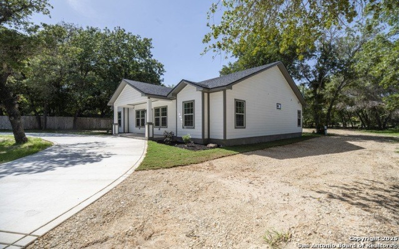 3811 Waterwood Pass, Elmendorf, TX 78112, 3 Bedrooms Bedrooms, ,2 BathroomsBathrooms,Residential,For Sale,3811 Waterwood Pass,1887581