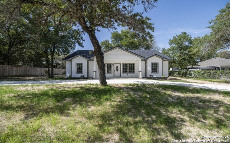 3811 Waterwood Pass, Elmendorf, TX 78112, 3 Bedrooms Bedrooms, ,2 BathroomsBathrooms,Residential,For Sale,3811 Waterwood Pass,1887581