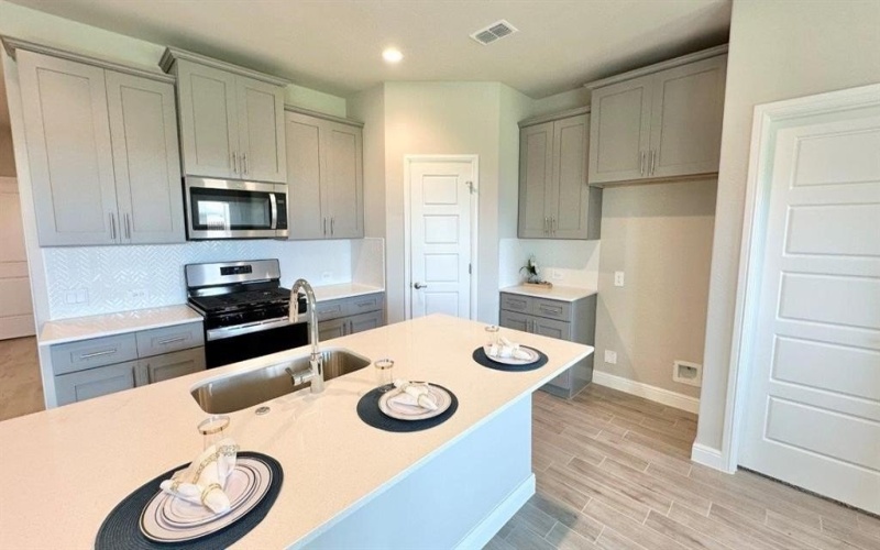 10632 ZIRCON Lane, Fort Worth, TX 76036, 3 Bedrooms Bedrooms, ,2 BathroomsBathrooms,Residential,For Sale,10632 ZIRCON Lane,21012086