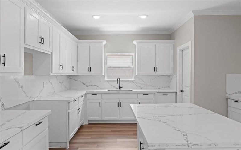 2410 Hudspeth Avenue, Dallas, TX 75216, 4 Bedrooms Bedrooms, ,2 BathroomsBathrooms,Residential,For Sale,2410 Hudspeth Avenue,0,21014135