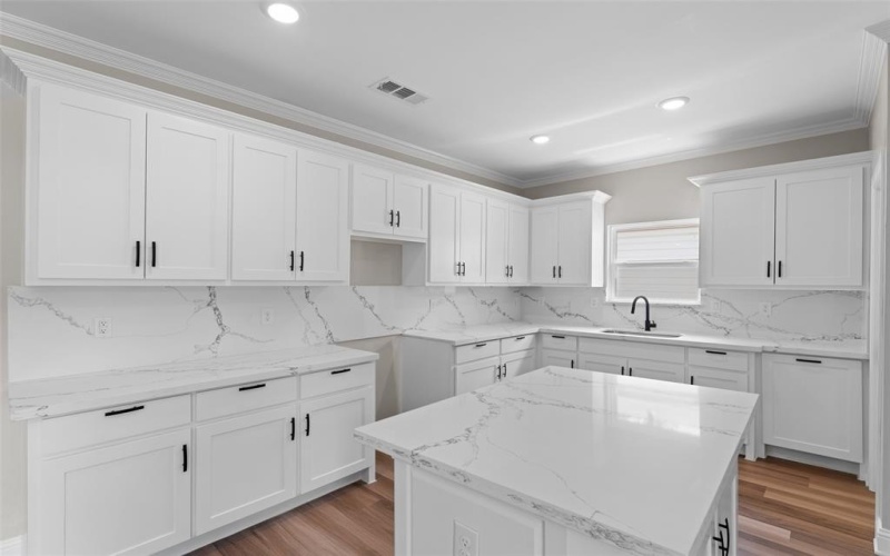 2410 Hudspeth Avenue, Dallas, TX 75216, 4 Bedrooms Bedrooms, ,2 BathroomsBathrooms,Residential,For Sale,2410 Hudspeth Avenue,0,21014135