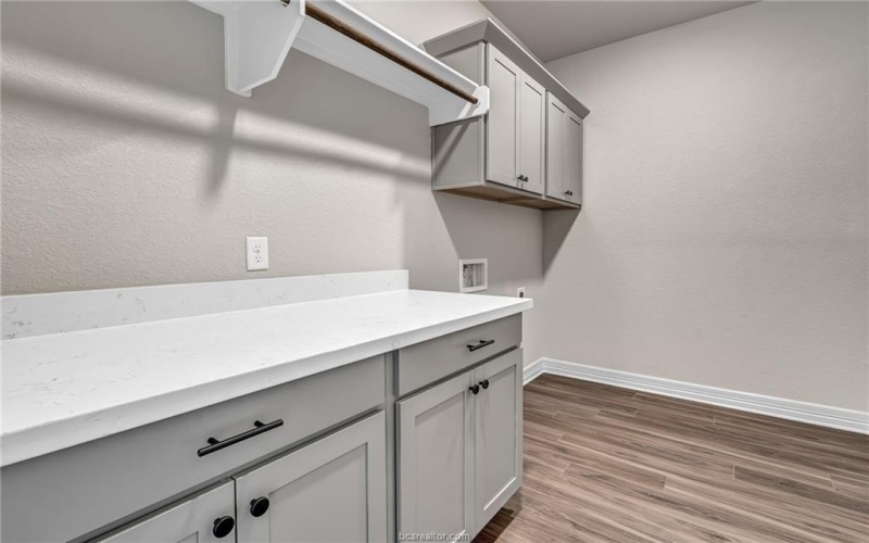 105 Court Side Drive, Snook, TX 77878, 4 Habitaciones Habitaciones , ,2 BañosBaños,Residential,En Venta,105 Court Side Drive,0,25008293