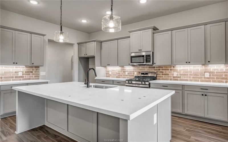 105 Court Side Drive, Snook, TX 77878, 4 Habitaciones Habitaciones , ,2 BañosBaños,Residential,En Venta,105 Court Side Drive,0,25008293