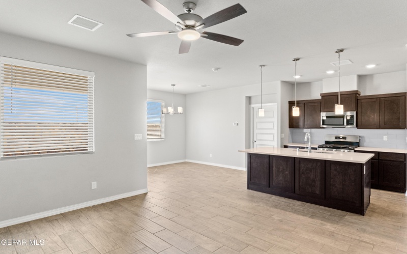1353 Blue Horizon Place, El Paso, TX 79928, 4 Habitaciones Habitaciones , ,2 BañosBaños,Residential,En Venta,1353 Blue Horizon Place,0,927248
