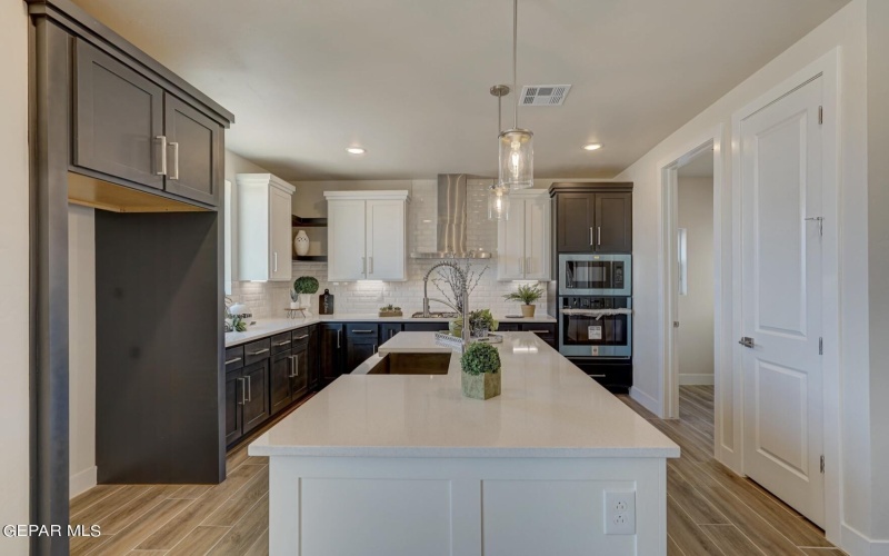 212 Emerald Rock, Horizon City, TX 79928, 5 Bedrooms Bedrooms, ,3 BathroomsBathrooms,Residential,For Sale,212 Emerald Rock,0,927266