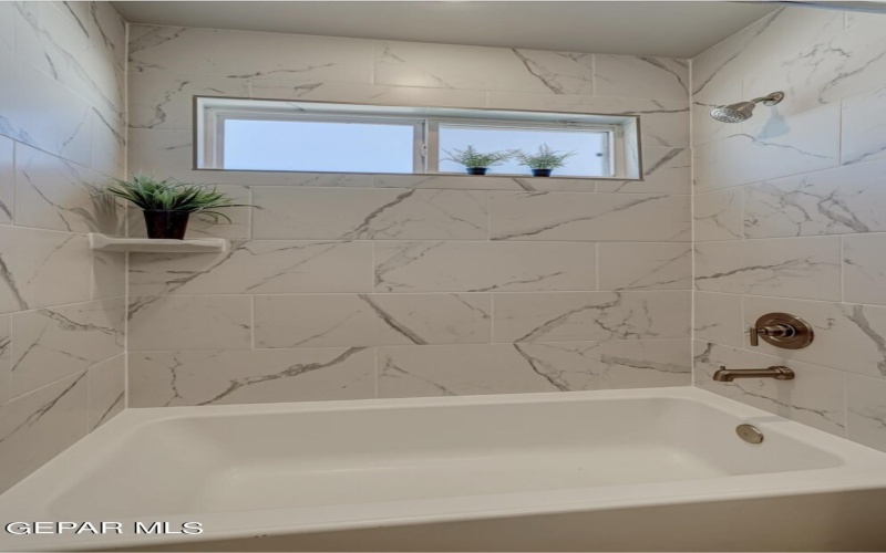 212 Emerald Rock, Horizon City, TX 79928, 5 Bedrooms Bedrooms, ,3 BathroomsBathrooms,Residential,For Sale,212 Emerald Rock,0,927266