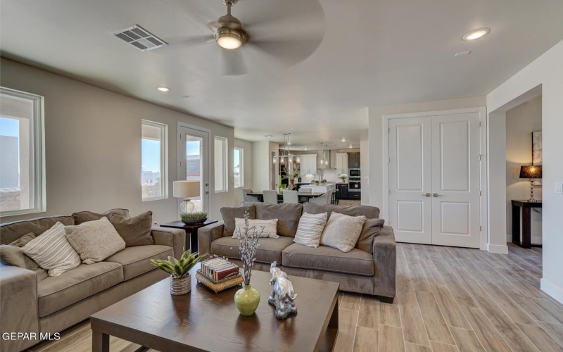 212 Emerald Rock, Horizon City, TX 79928, 5 Bedrooms Bedrooms, ,3 BathroomsBathrooms,Residential,For Sale,212 Emerald Rock,0,927266