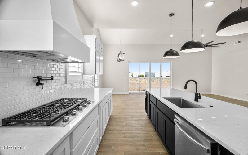 317 EMERALD SPACE Place, El Paso, TX 79928, 4 Habitaciones Habitaciones , ,3 BañosBaños,Residential,En Venta,317 EMERALD SPACE Place,927274