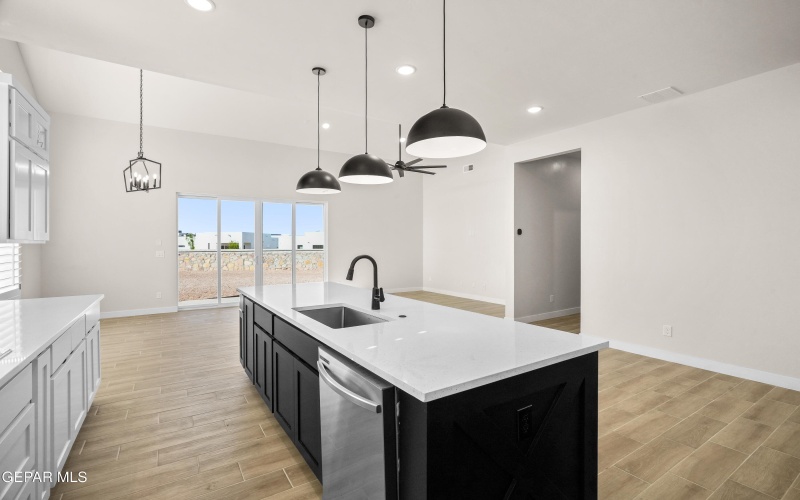 317 EMERALD SPACE Place, El Paso, TX 79928, 4 Habitaciones Habitaciones , ,3 BañosBaños,Residential,En Venta,317 EMERALD SPACE Place,927274