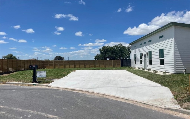 2805 Rudy Drive, Weslaco, TX 78596, 3 Bedrooms Bedrooms, ,2 BathroomsBathrooms,Residential,For Sale,2805 Rudy Drive,477010