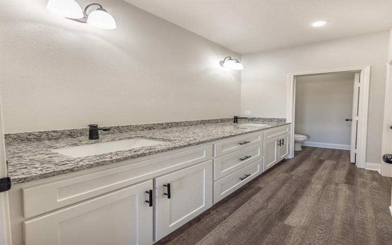 1802 Ross Avenue, Lubbock, TX 79416, 3 Bedrooms Bedrooms, ,2 BathroomsBathrooms,Residential,For Sale,1802 Ross Avenue,0,202417308