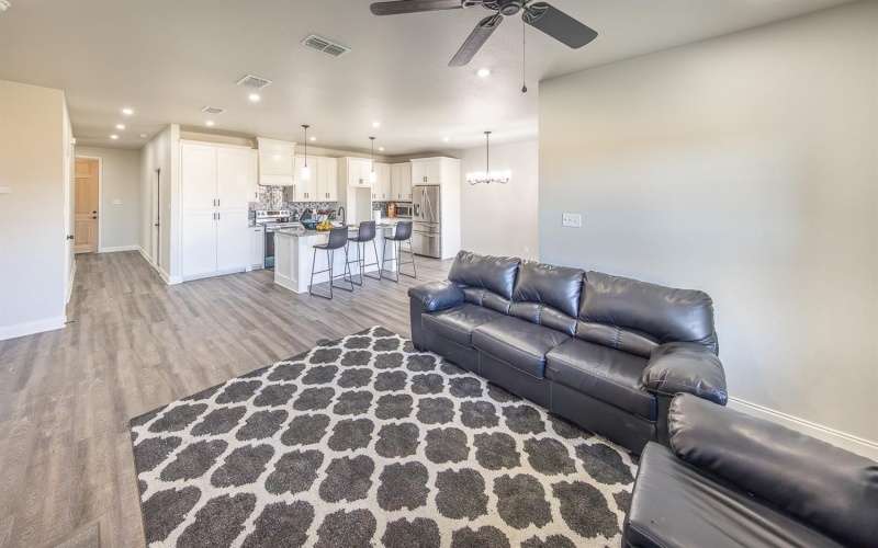 1802 Ross Avenue, Lubbock, TX 79416, 3 Bedrooms Bedrooms, ,2 BathroomsBathrooms,Residential,For Sale,1802 Ross Avenue,0,202417308