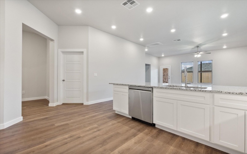 8610 29th Street, Lubbock, TX 79407, 3 Bedrooms Bedrooms, ,2 BathroomsBathrooms,Residential,For Sale,8610 29th Street,0,202558390