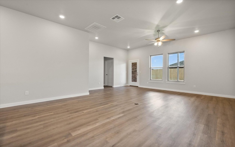 8610 29th Street, Lubbock, TX 79407, 3 Bedrooms Bedrooms, ,2 BathroomsBathrooms,Residential,For Sale,8610 29th Street,0,202558390
