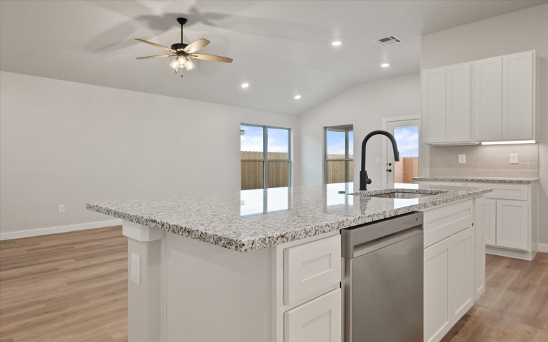 8609 29th Street, Lubbock, TX 79407, 4 Habitaciones Habitaciones , ,2 BañosBaños,Residential,En Venta,8609 29th Street,0,202558392