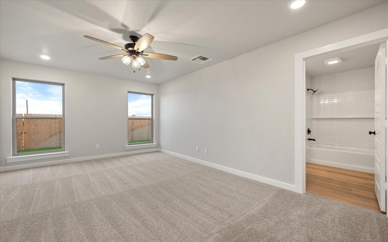 8609 29th Street, Lubbock, TX 79407, 4 Habitaciones Habitaciones , ,2 BañosBaños,Residential,En Venta,8609 29th Street,0,202558392