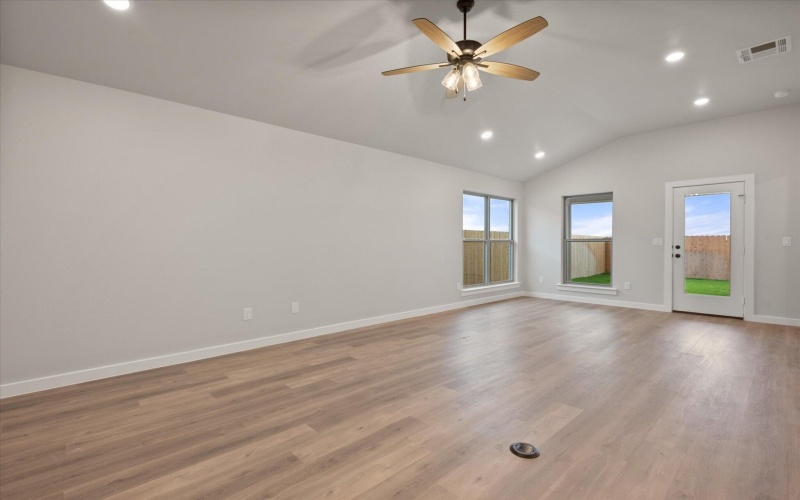 8609 29th Street, Lubbock, TX 79407, 4 Habitaciones Habitaciones , ,2 BañosBaños,Residential,En Venta,8609 29th Street,0,202558392